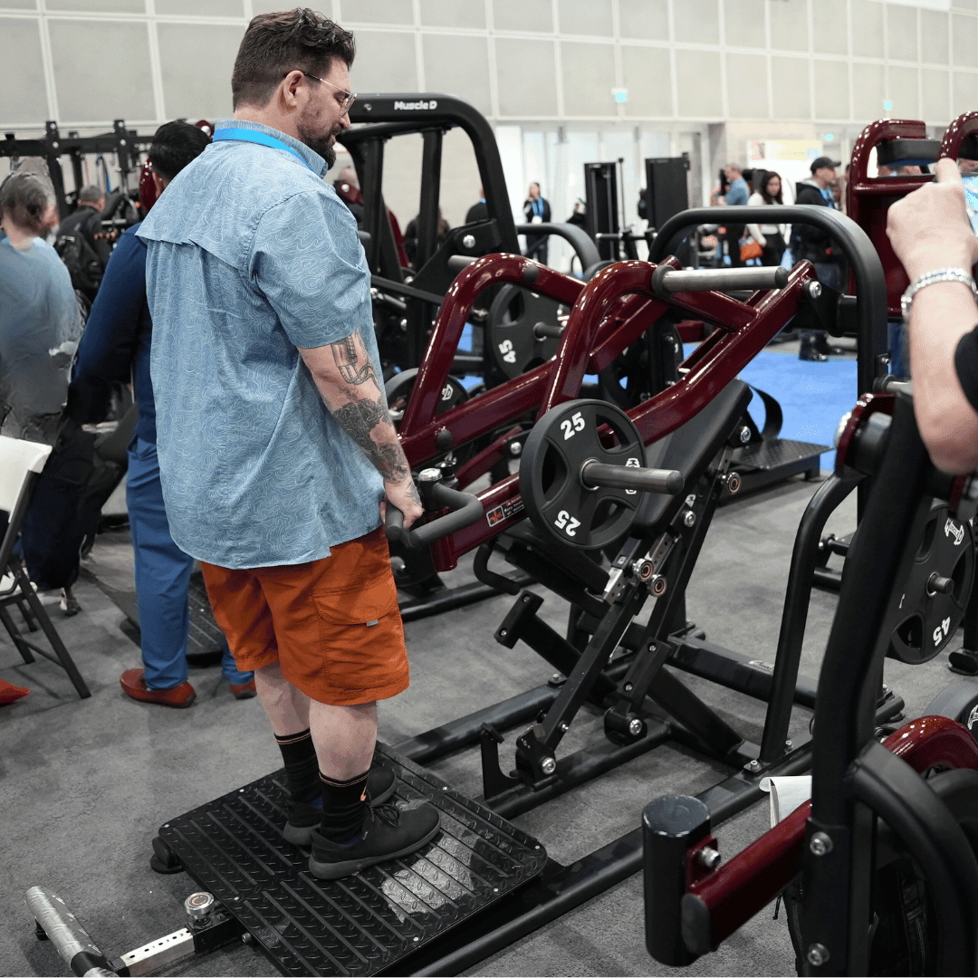Muscle D Fitness Pro Strength Dynamic Row | Plate-Loaded Back Machine