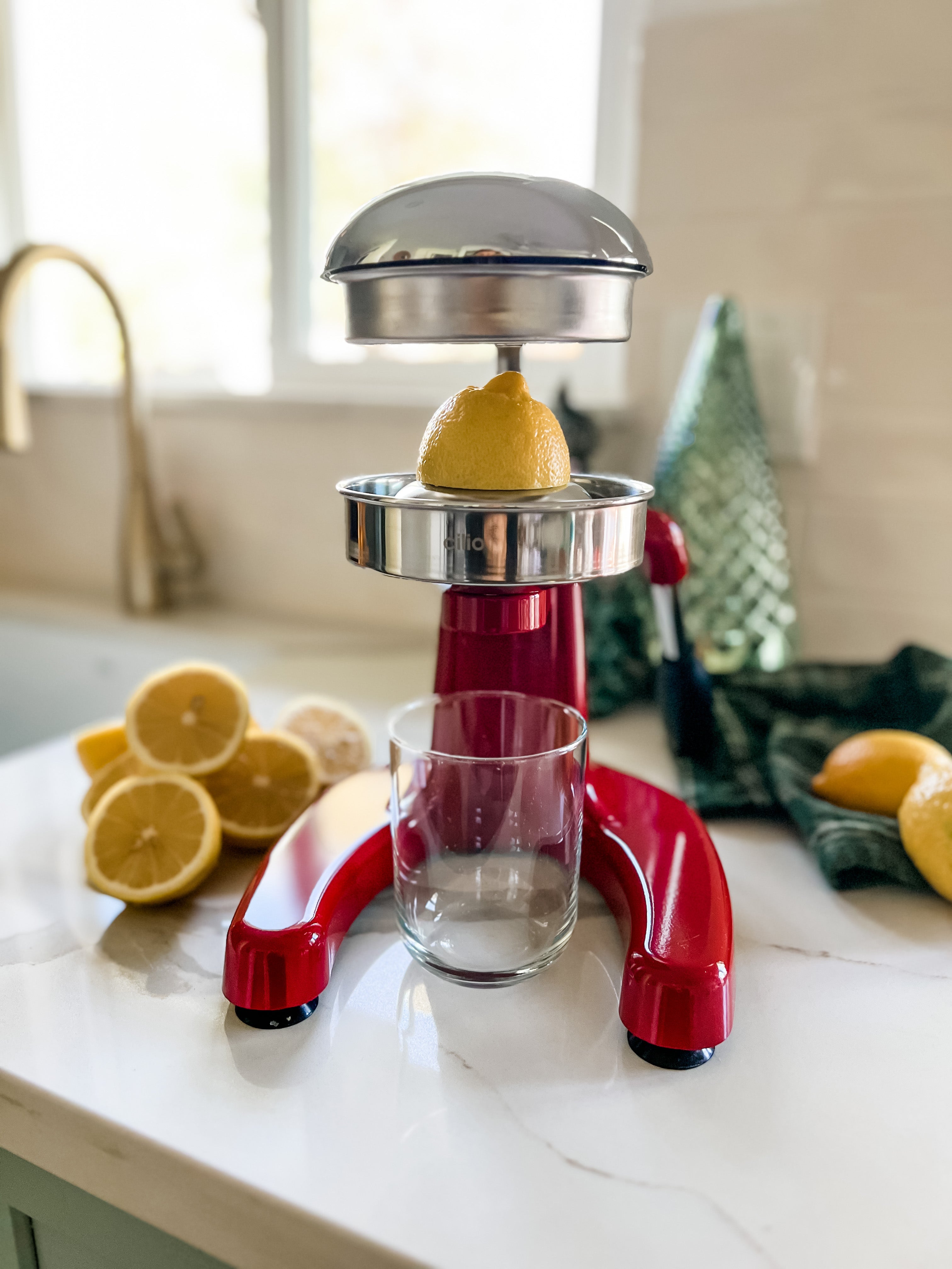 "Positano" Citrus Press, 8" x 9" x 9"