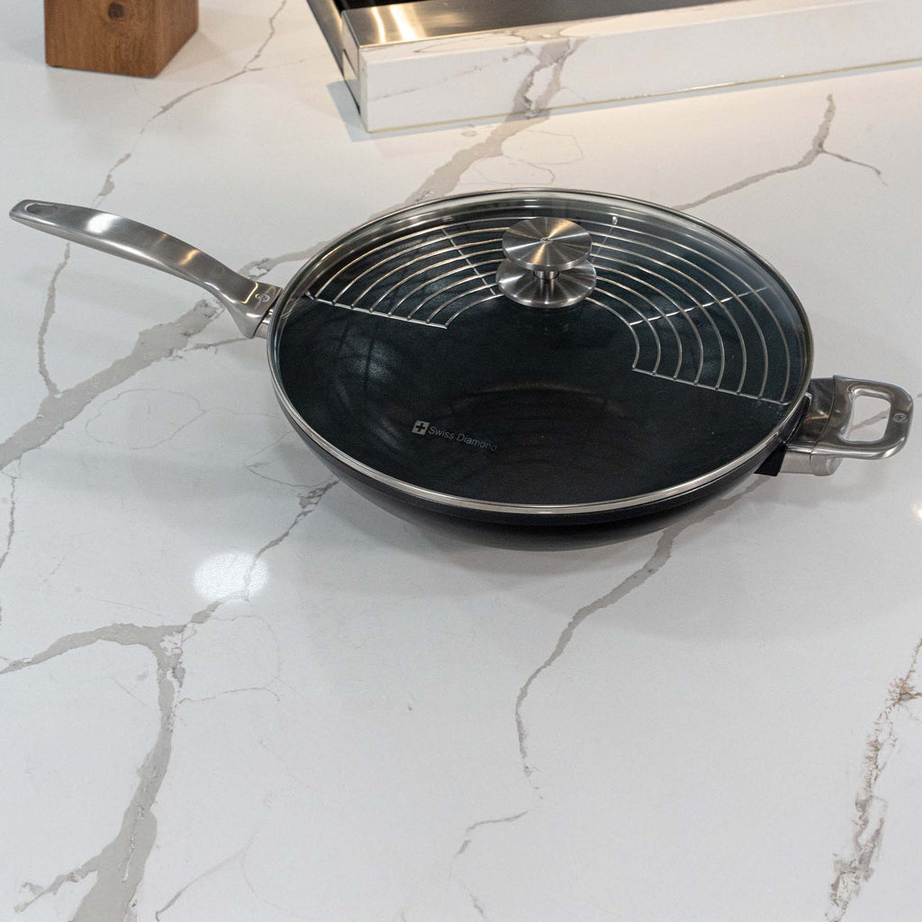 CXD DOU Ceramic Nonstick  Wok with Lid and Rack - 12.5" (32 cm), 5.3 QT (5 L) | Made in Switzerland