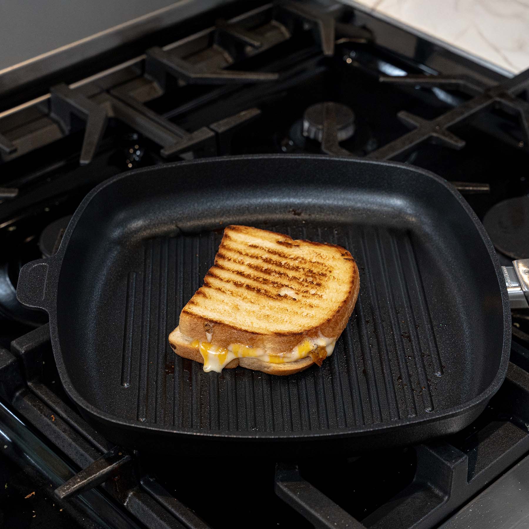 CXD DOU Ceramic Nonstick Square Grill Pan - 11" x 11" (28 cm x 28 cm) | Made in Switzerland