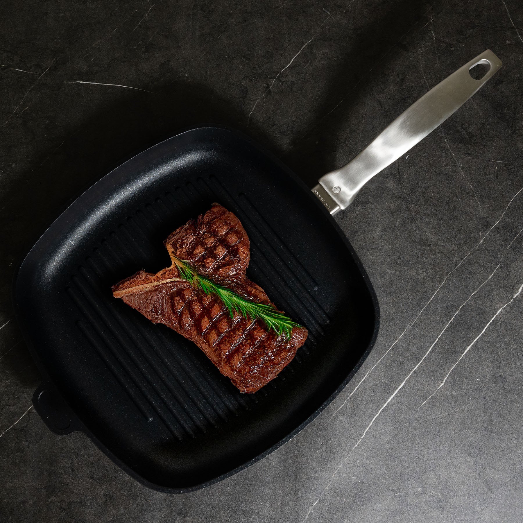 CXD DOU Ceramic Nonstick Square Grill Pan - 11" x 11" (28 cm x 28 cm) | Made in Switzerland