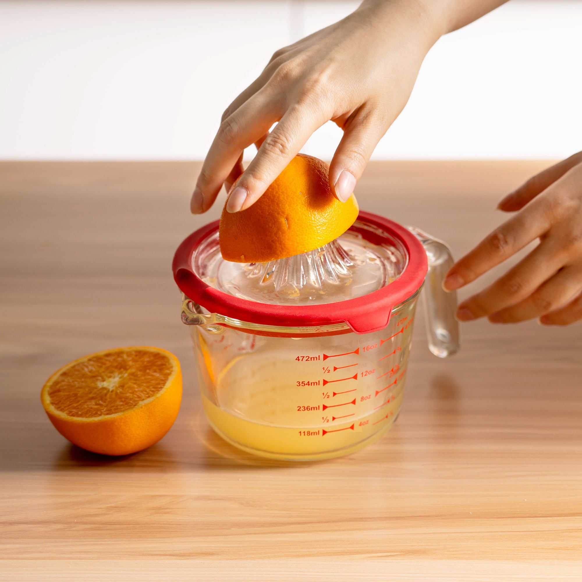 Measuring Cup with Juicer