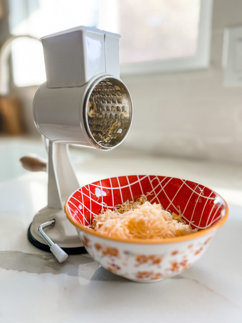 "Classic" Drum Grater, 17.8" x 11.7" x 10.4"