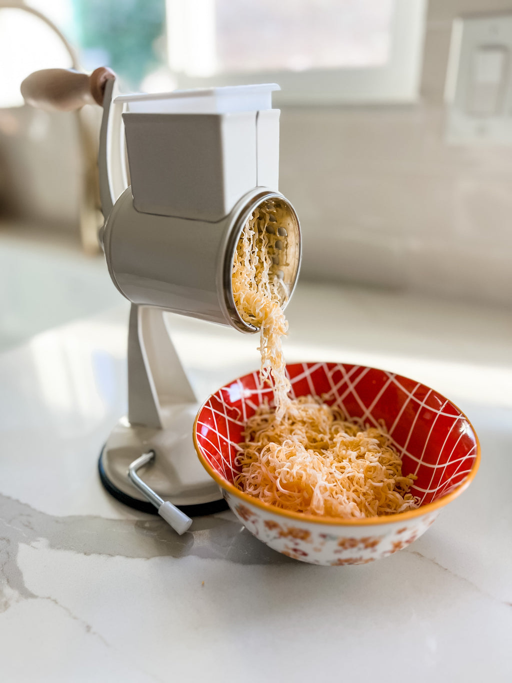 "Classic" Drum Grater, 17.8" x 11.7" x 10.4"