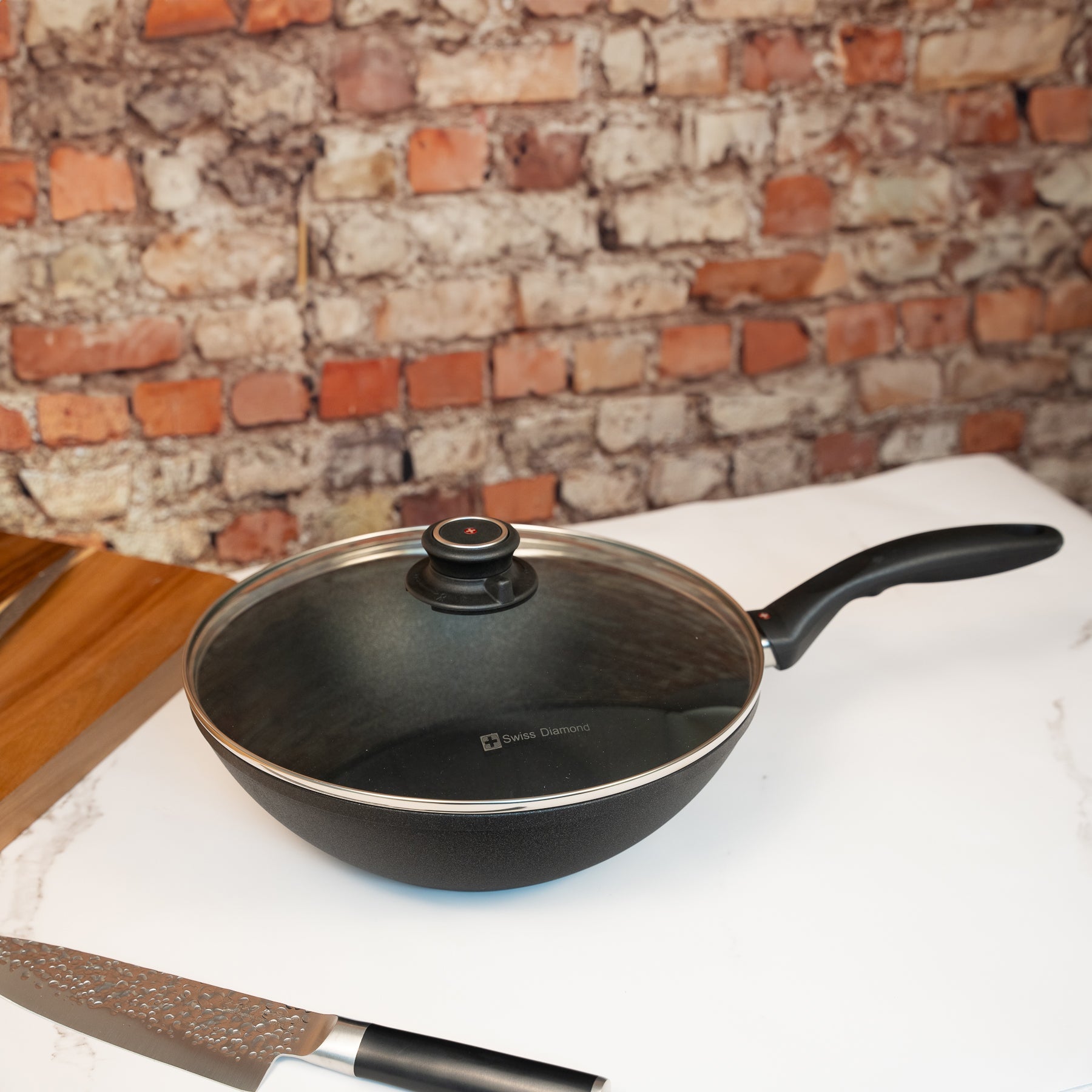 XD Nonstick Wok with Glass Lid | Made in Switzerland